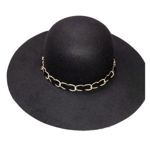 NWT! Ladies Black hat. Rampage.